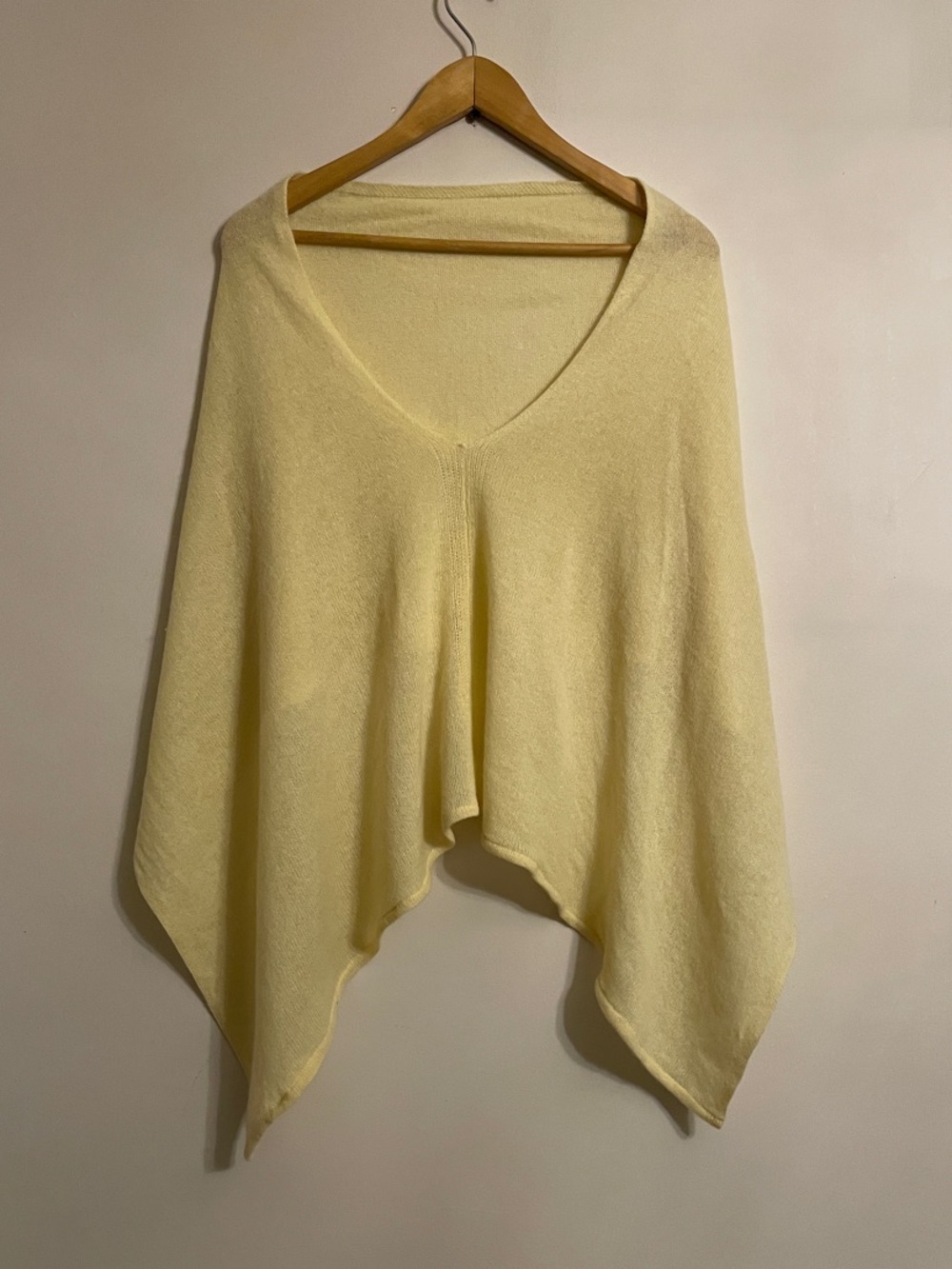 100% Cashmere Poncho Wrap Shawl Pale Yellow Lightweight One Size
